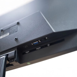 Monitor LED 24” marca H-Tek